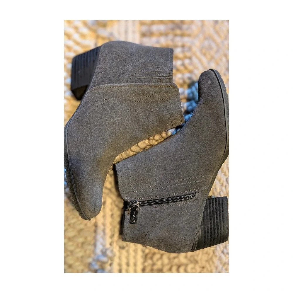 Blondo Waterproof Grey Suede Ankle Boots Block Heel Booties Almond Toe size 7